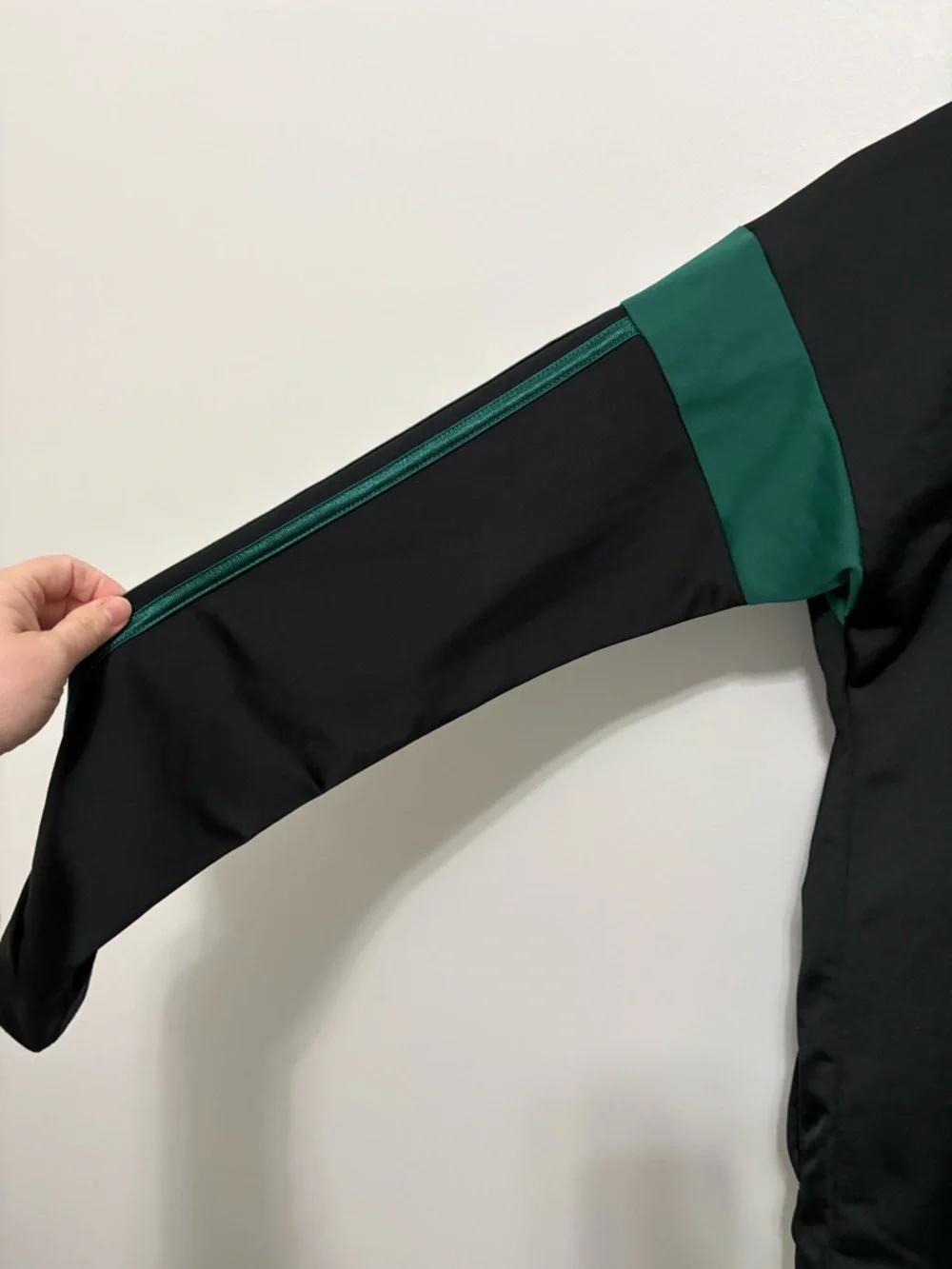 adidas Kids Black Green Logo Regular Fit Activewear Athletic Zip Up Jacket
